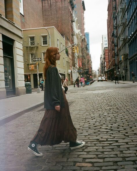 Brandy Melville on Instagram: “#brandyusa” Green Outfit Winter, Sydney Outfits, Skirt And Cardigan Outfit, Long Skirt Outfits Aesthetic, Brown Skirt Outfit, Skirt And Cardigan, Brown Maxi Skirt, Long Brown Skirt, Long Green Skirt