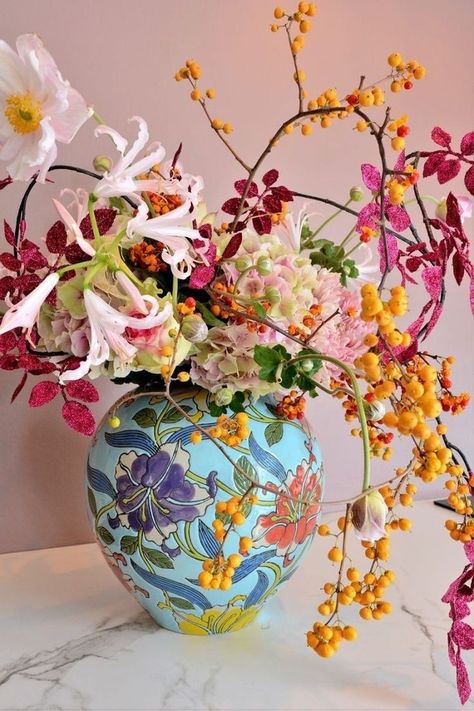 Flower Vase Arrangements, Garden Aesthetic, Vase Arrangements, Beautiful Flower Arrangements, Ideas Garden, Home Flowers, Arte Floral, Malbec, Tropical Flowers