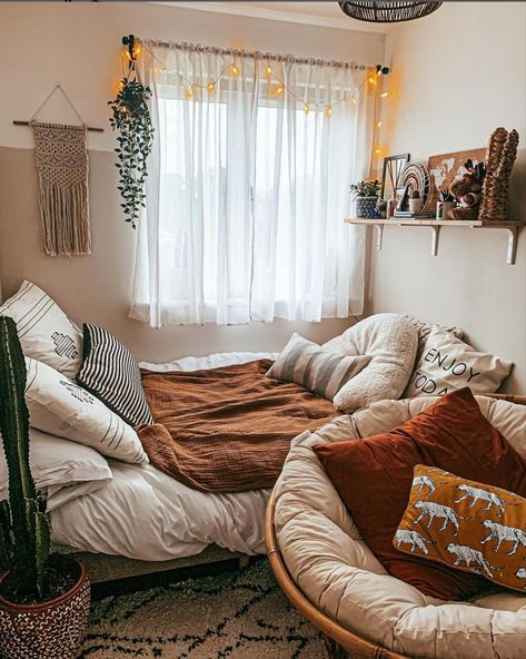 boho bedroom decor, spring bedroom ideas, boho bedroom decor ideas, bedroom boho decor, boho bedroom wall decor, boho chic bedroom decor, boho decorations for bedroom, boho aesthetic bedroom decor, bedroom boho chic decor, boho chic decor bedroom, boho chic bedroom decorating ideas, boho girl bedroom decor #bohobedroom #bohemianbedroom #homedecor Cozy Spring Bedroom Ideas, Boho Loft Ideas, Cozy Space Ideas, No Bed Bedroom Ideas, Boho Decorations, Bedroom Decoration Ideas, Tiny Room, Spring Bedroom, Chic Bedroom Decor