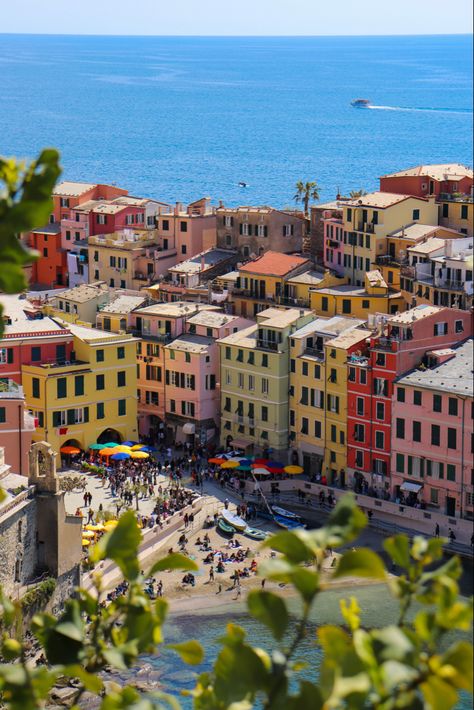 #vernazza #cinqueterre #italy #dolcevita Vernazza Italy, Collage Material, Vernacular Architecture, Persona, Quilting, Italy, Collage, Architecture, Building