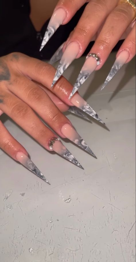 Stiletto Nail Inspo Baddie, Clear Stilletos Nails, Baddie Nails Stiletto, Steletoes Nails Design, Stiletto Nails Ideas, Birthday Nails Coffin, Regular Nails, Pointy Nail Designs, Acrylic Nails Stiletto