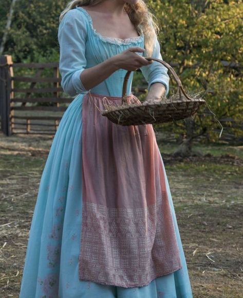 Anne With An E Dress Aesthetic, 1800s Casual Dress, 1800 Dresses Simple, Anne With An E Dress Style, Old Outfits 1800, Anne With An E Style, 1800s Dresses Princesses, Medieval Fairy Costume, Anne With An E Aesthetic Outfits