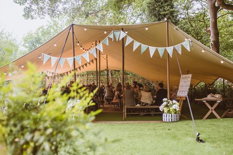 Summer Garden Party Decorations, Party Tent Decorations, Festival Themed Party, Stretch Tent, Back Garden Wedding, Garden Party Ideas, Garden Party Recipes, Small Garden Wedding, Garden Party Outfit