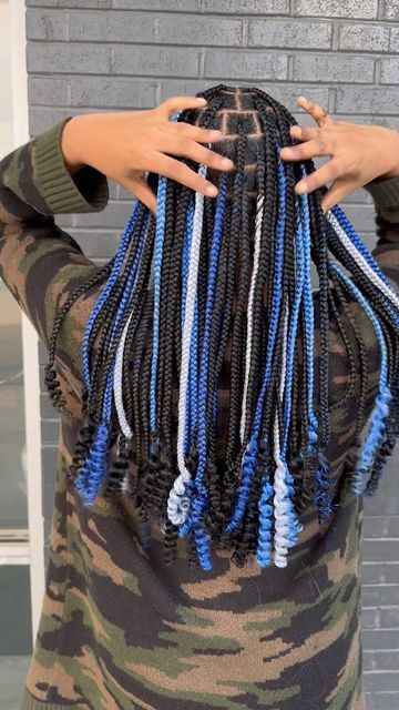 Akron Knotless Braider | Slayed By Liz LLC on Instagram: "Reminds Me Of Snow Miser 🥶🧊❄️ Knotless With 3 Custom Blends & Blue Hair Tinsel #knotlessbraids #knotlessboxbraids #customblend #hairblend #blendedhair #braidinghair #braids #braidstyles #braider #braidideas #braidinspo #hair #bluebraids #icy #winterhair #akronhairstylist #akronbraider #akronstylist #akronsalon #ohiohairstylist #ohiobraider #ohiostylist #akron #hairfashion #hairart #art #hairtinsel #winterfashion #blue #snowmiser" Blue And Black Box Braids With Curls, Red And Blue Knotless Braids, Sky Blue Knotless Braids, Knotless Box Braids Blue And Black, Icy Blue Braids, Blue Box Braids With Curly Ends, Neopolitan Colored Knotless Braids, Black Braids With Blue Highlights, Blue And Black Peekaboo Braids