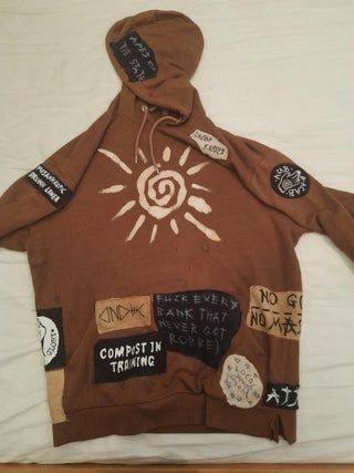 Painting A Hoodie, Folkpunk Fashion, Painted Hoodie Diy, Crust Hoodie, Hoodie Painting, Hoodie With Patches, Diy Hoodie, Crust Pants, Punk Hoodie