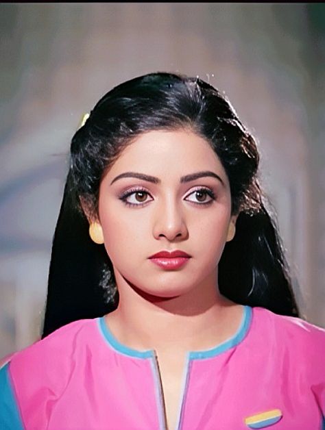 Sri Devi Actress, Photography Buildings, Sri Devi, Bruce Lee Pictures, Girl Trends, Beautiful Dresses Short, Anatomy Drawing, Face Images, Bollywood Actors