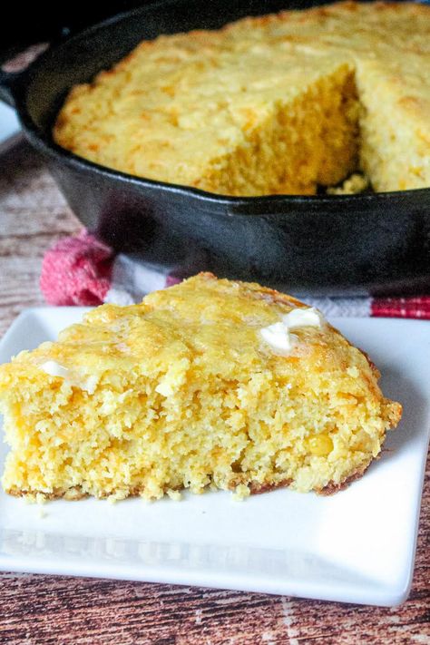 Southern Cornbread Cornbread In Cast Iron Skillet, Cornbread In Cast Iron, Jalapeno Cornbread Jiffy, Savory Cornbread Recipe, Southern Style Cooking, Savory Cornbread, Breads Recipes, Jalapeno Cheddar Cornbread, Cheddar Cornbread