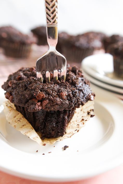 Chocolate Streusel Muffins ~ The Pioneer Woman Chocolate Muffins With Crumble Topping, Chocolate Streusel Muffins, Chocolate Streusel Topping, Strudel Topping, Streusel Topping For Muffins, Streusel Topping Recipe, Chocolate Crumble, Dessert Breads, Chocolate Muffin Recipe