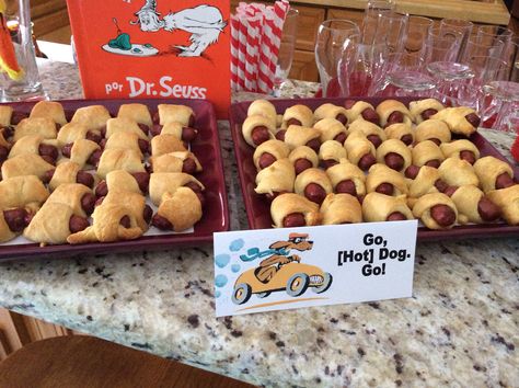 Dr Seuss Birthday Food Ideas, Dr Suess Party Favor Ideas, Dr Seuss Inspired Food, Dr Seuss Party Food Ideas, Cat In The Hat Birthday Party Food, Thing 1 Thing 2 Food Ideas, Dr Seuss Food Ideas For Kids, Dr Seuss 2nd Birthday Party, Dr Suess Food Ideas For Kids