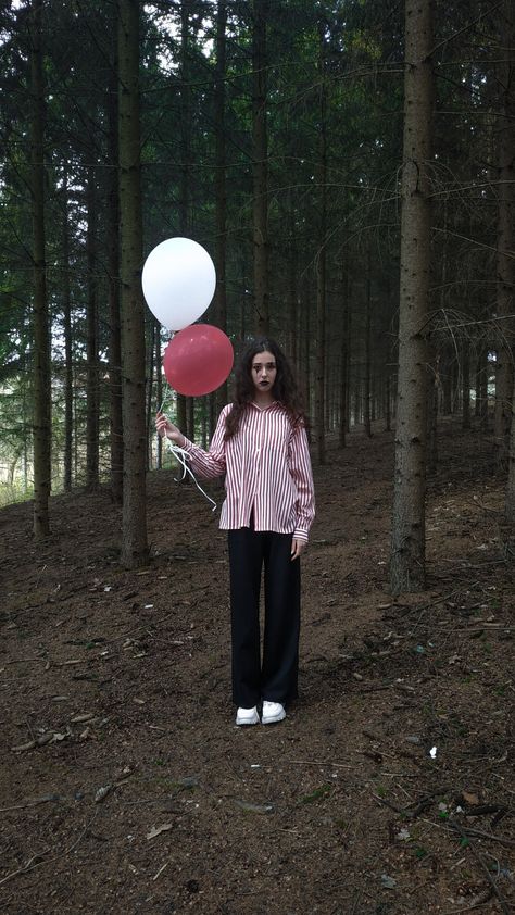 clown, clown makeup, nature, scary, horror, forest, spring, aesthetic Weird Core Photography, Scary Clown Photoshoot, Clown Photoshoot Ideas, Creepy Clown Aesthetic, Scary Photoshoot, Woodsy Photoshoot, Forest Moodboard, Clown Photography, Clown Photoshoot