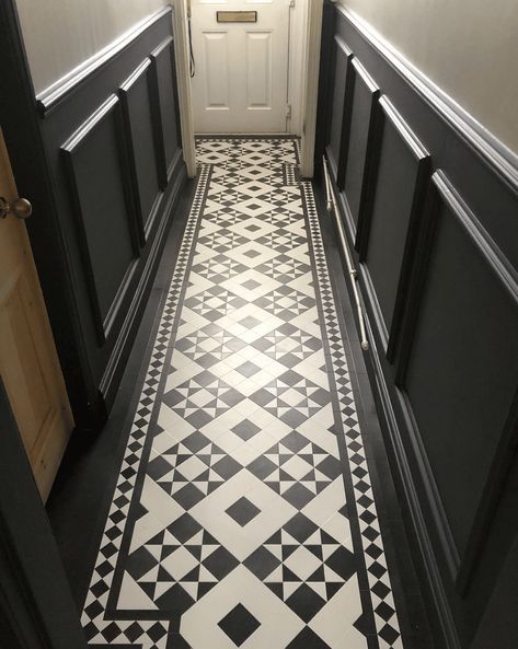 Terrace Hallway Ideas, Modern Victorian Homes Interior Ideas, Modern Victorian Homes Interior, Victorian Hallway Ideas, Victorian Terrace Hallway, Terrace Hallway, Victorian House London, Victorian Hallway Tiles, Victorian Stairs