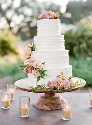 White #weddingcake with #roses | PHOTOGRAPHY Lacie Hansen | CINEMATOGRAPHY Elysium Productions | EVENT PLANNING & DESIGN Jill & Co. Events | FLORAL DESIGN TOAST Santa Barbara | CAKE Lele's Patisserie | STATIONERY Lazaro Press & Design | TABLETOP Casa de Perrin | BEAUTY Fiore Beauty | SPECIALTY RENTALS Found Vintage Rentals | LINENS La Tavola Fine Linen Rental Vintage Pasta, Spring Wedding Cake, Mira Zwillinger, Floral Wedding Cakes, Pink Wedding Cake, Chocolate Wedding Cake, Wedding Cake Rustic, Wedding Cakes Vintage, White Wedding Cake