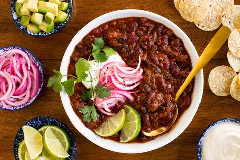 Short Rib Chili, Delicious Chili Recipe, Healthy Beans, Yummy Bites, Pot Food, Chili Ingredients, Short Rib, Fire Roasted Tomatoes, Tender Beef