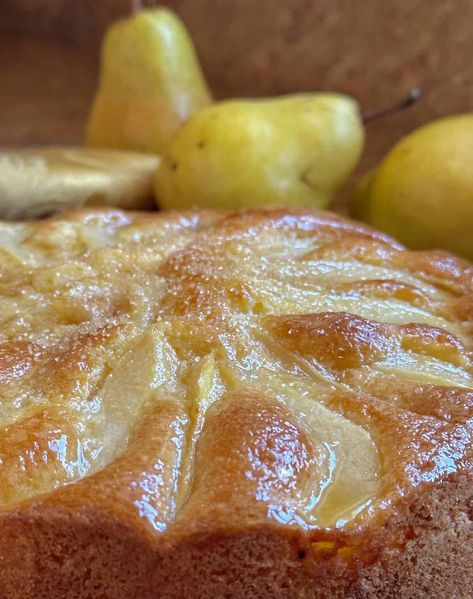 pear cake with honey and sugar Recipe Using Pears, Fresh Pear Recipes, Pear Recipes Easy, Pear Cake Recipes, Pear Dessert Recipes, Pear Bread, Pear Dessert, Canned Pears, Yellow Skin