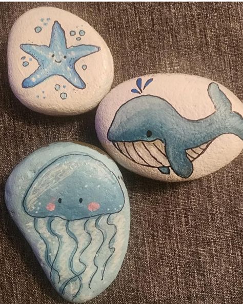 Rock Painting Ideas For Boyfriend, Rock Drawing Ideas, Boyfriend Scrapbook, Painted Seashells, Diy Rock Art, Painting Rocks, Fish Painting, Indoor Activities, Rock Crafts