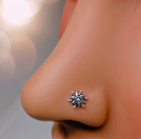 Indian Nose Ring Stud, Nose Stud Aesthetic, Studs Nose Piercing, Stud Aesthetic, Nose Pin Indian, Cute Nose Rings, Small Nose, Body Gym, Nose Piercings