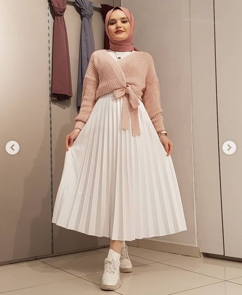 Hijab Fashion Outfits, Fashion Outfits Hijab, Fashion Outfits Modest, Hijabista Fashion, Outfits Hijab, Modest Fashion Hijab, Soiree Dress, Muslim Fashion Hijab Outfits, Outfits Modest