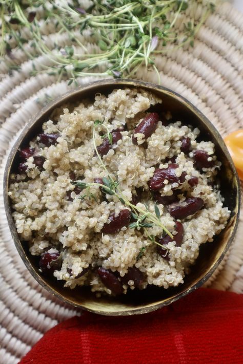 Authentic Jamaican Style Quinoa and Peas | Quinoa, Coconut Milk, Fresh Thyme, Scotch Bonnet Pepper, Garlic, Scallion Coconut Milk Quinoa, Quinoa And Peas, Papaya Juice Recipe, Quinoa Health Benefits, Caribbean Rice, Papaya Juice, Coconut Quinoa, Quinoa Benefits, Vegan Challenge