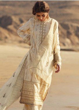 Pakistani Suits Online, Suits Online Shopping, Pakistani Dresses Casual, Desi Clothes, Pakistani Salwar Kameez, Pakistan Fashion, Salwar Kameez Designs, Pakistani Suits, Pakistani Outfits