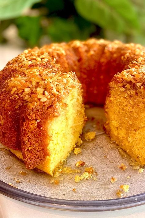 Coconut Rum Cake, Rum Cake Recipe, Bowl Cake, Rum Cake, Coconut Rum, Cake Mix Recipes, Classic Desserts, Coconut Cake, Cake Servings