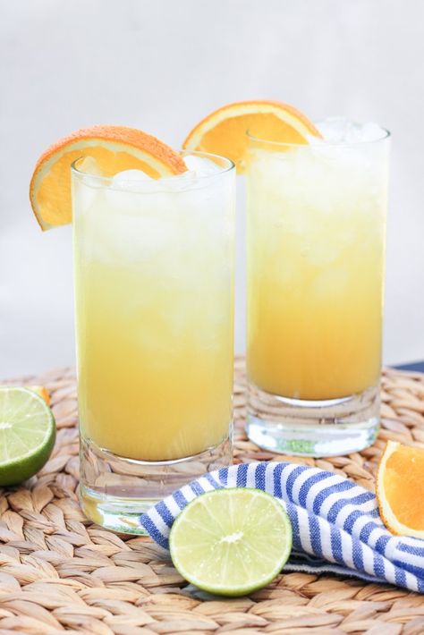 Maryland Orange Crush Cocktail | The Beauty Blotter Crushed Ice Cocktails, Maryland Orange Crush Recipe, Crush Cocktail Recipes, Cocktails With Fresh Orange Juice, Orange Crush Cocktail Recipes, Cocktails With Oranges, Vodka Seltzer Drinks, Orange Vodka Drinks, Orange Vodka Recipes