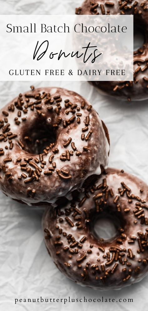 Chocolate baked donuts with glaze and chocolate sprinkles make gluten free and dairyfree for the BEST baked donuts you will ever have. Recipe easy. Easy. Healthy. Homemade. Gluten Free. #glutenfree #chocolatedonuts #bakeddonuts #homemade #cakedonuts #dairyfree #glutenfreebaking #dairyfreebaking #healthybaking Dairy Free Donuts, Chocolate Donuts Baked, Gluten Free Doughnuts, Frosting Cake, Small Batch Baking, Sweet Glaze, Chocolate Breakfast, Chocolate Glazed Donuts, Fall Baking Recipes