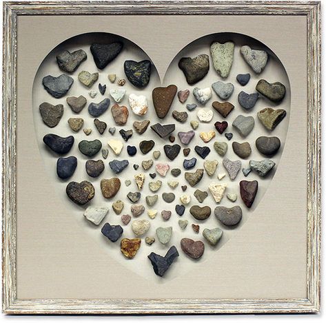 Heart Rock Art, Heart Shaped Rocks Display, Heart Rocks Display Ideas, Rock Display Ideas Diy, Cool Heart, Heart Rocks, Stone Pictures Pebble Art, Heart Shaped Rocks, Beach Glass Crafts