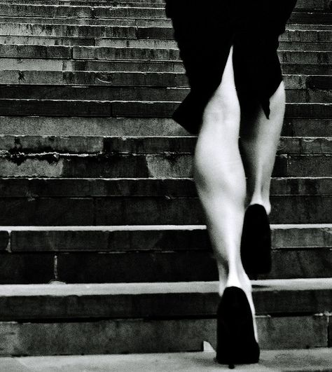 this photo belongs to [brett walker]'s flickr photostream Walking Up Stairs, A Well Traveled Woman, Up Stairs, Pat Metheny, Saul Leiter, Walk This Way, Absolutely Fabulous, Mode Style, Belle Photo