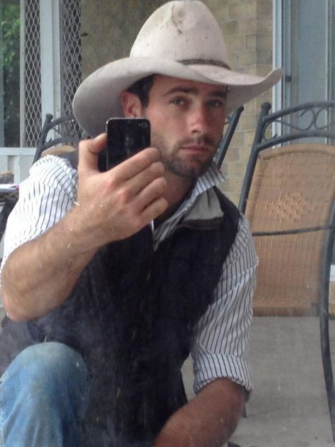 Cowboy selfie Cowboy Selfie, Ranch Life, Country Boys, Horse Riding, A Horse, Panama Hat, Rodeo, Cowboy Hats, Selfies