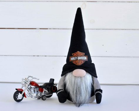 Gnome biker Harley Davidson a gift for father's day / | Etsy Christmas Knomes, Biker Gnomes, Gnome Diy, Gnome Tutorial, Gnome Pattern, Gnomes Diy, Scandinavian Gnomes, Gnome House, Bunny Gifts