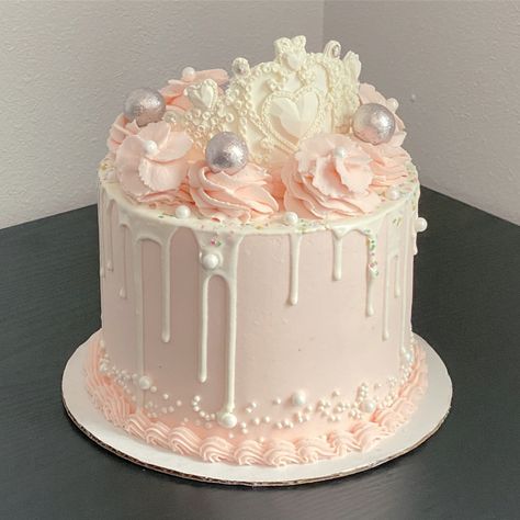 1 Tier 18th Birthday Cake, Soft Pink Birthday Cake, Pink Cake With White Drip, White And Pink Drip Cake, Pink Birthday Cake Two Tier, Pretty Pink Cakes Girly, Silver And Pink Birthday Cake, Cute Girly Cakes, Birthday Cakes Pink And White