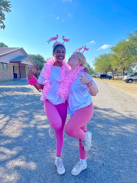 Flamingo Outfit Women, Flamingo Costumes Women, Flamingo Halloween Costume Preppy, Last Minute Carnaval Costume, Flamingo Costume Diy, Preppy Flamingo Costume, Flamingo Costume Womens, Diy Flamingo Costume Women, Pink Costumes Women