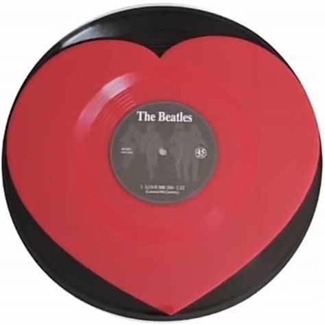 The Beatles Vinyl, Y2k Profile, Beatles Vinyl, Vinyl Aesthetic, Y2k Profile Picture, Aesthetic Y2k, Cute Heart, Icon Pfp, The Beatles