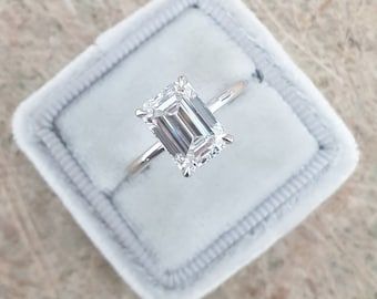 Dream Wedding Ring, Birthday Gift Ring, Cute Engagement Rings, Future Engagement Rings, Emerald Cut Engagement, Emerald Cut Moissanite, Emerald Cut Rings, Engagement Ring Shapes, Wedding Rings Halo