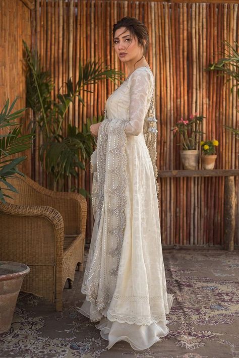 Qabool Hai, Summer Kurti, Suno Chanda, Sania Maskatiya, Marriage Story, Combination Dresses, Elegant Tops, Asian Bridal Dresses, Party Wear Dress