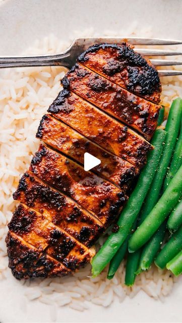 Chelsea Lords on Instagram: "It takes minutes to make this delicious, high-protein blackened chicken 😋 it makes for the perfect weeknight dinner!!  Comment “chicken” for the full recipe sent to you!  #blackenedchicken #chicken #dinner #foodie #foodiegram" Blackened Chicken Recipe Dinners, Blackened Chicken Dinner Ideas, Best Blackened Chicken, Sweetgreen Blackened Chicken Recipe, Blackened Chicken Bonappeteach, Blackened Chicken, April 22, Weeknight Dinner, It Takes