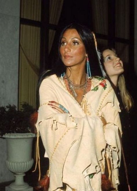 Cher. Cher 70s, Cher And Sonny, Native Clothing, Cher Outfits, Cher Bono, Cher Photos, American Beauty, Mode Vintage, Native American Indians