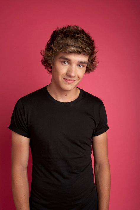 Liam Payne photographed for Teen Now Magazine, 2011. #liampayne #onedirection #2011 One Directiom, One Direction 2011, One Direction Photoshoot, One Direction Liam Payne, 1d Day, One Direction Songs, Magazine Photoshoot, Aaron Carter, Disney Princesses And Princes