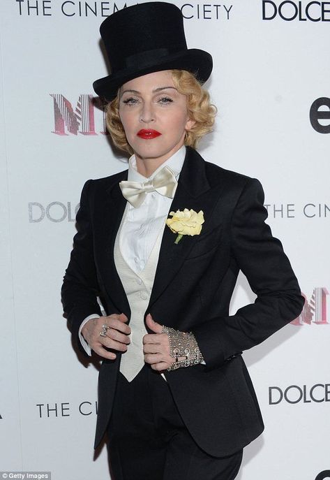 Mannish boy look Madonna Family, Gangster Outfit, Gatsby Party Outfit, Madonna Pictures, 1920s Women, Madonna Photos, Woman In Suit, Great Gatsby Party, Richest In The World