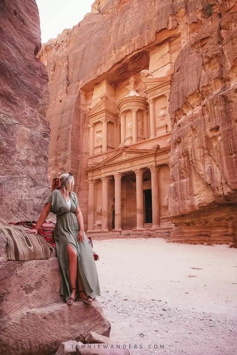 Travel Aesthetic Outfits, Petra Travel, Travel Love Quotes, Jordan Travel, Petra Jordan, Wadi Rum, Friends Travel, Shore Excursions, I Want To Travel