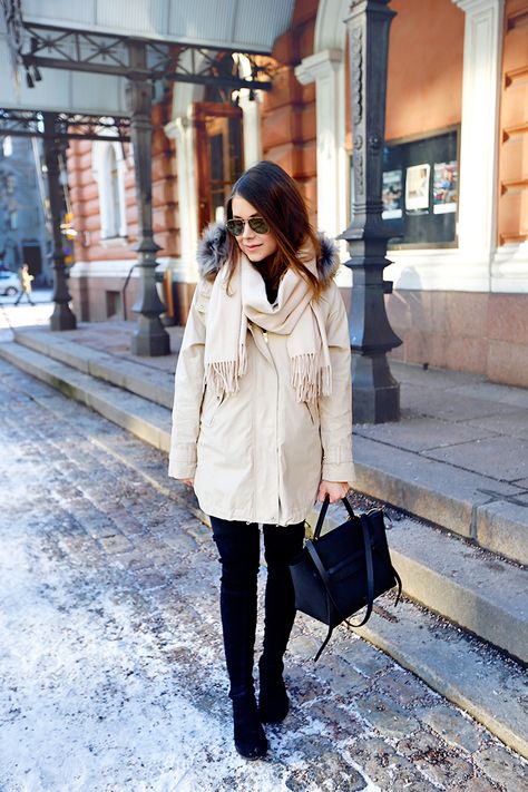 Light beige parka Beige Parka Outfit, Ski Fashion Womens, Beige Parka, Parka Outfit, Outfits Everyday, Middle Eastern Fashion, Prep Style, Parka Style, Fashion Goals