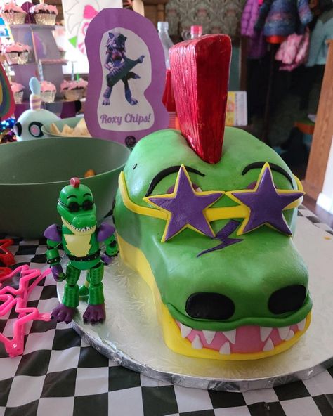 Awesome fnaf cake by my sister! #kneadxp Fnaf Security Breach Cake, Security Breach Birthday Party, Fnaf Security Breach Birthday Party, Fnaf Food, Fnaf Cupcake Cake, Fnaf Birthday Cake Ideas, Fnaf Birthday Cake, Fnaf Party, Fnaf Party Ideas