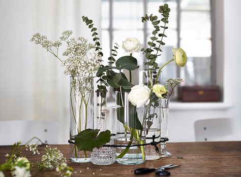 10 IKEA Wedding Hacks That Changed Everything Ikea Wedding, Vases With Flowers, Deco Champetre, Diy Furniture Decor, Clear Vases, בר מצווה, Clear Glass Vases, Deco Floral, Ikea Hacks