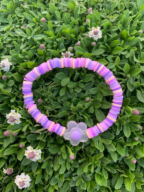 Purple Bracelet Ideas, Clay Beaded Bracelet, Make Clay Beads, Bracelet Business, Girly Bracelets, Flower Clay, Clay Bead Necklace, Beaded Braclets, Homemade Bracelets