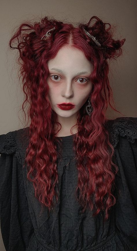 Dark Fae Hairstyles, Halloween Costumes For Dark Red Hair, Dark Fairy Hair, Dark Fairycore Makeup, Yule Makeup, Fairy Goth Aesthetic, Glamour Ritual, Dark Fairy Makeup, Helmet Hair