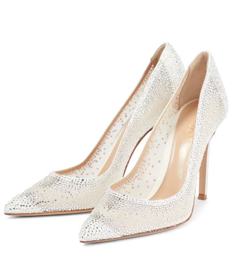 Gianvito Rossi - Rania 105 embellished pumps | Mytheresa Kate Middleton Shoes, Princess Kate Style, Cinderella Shoes, Rossi Shoes, White Pumps, Block Heel Boots, Duchess Kate, Princess Kate, Princess Of Wales