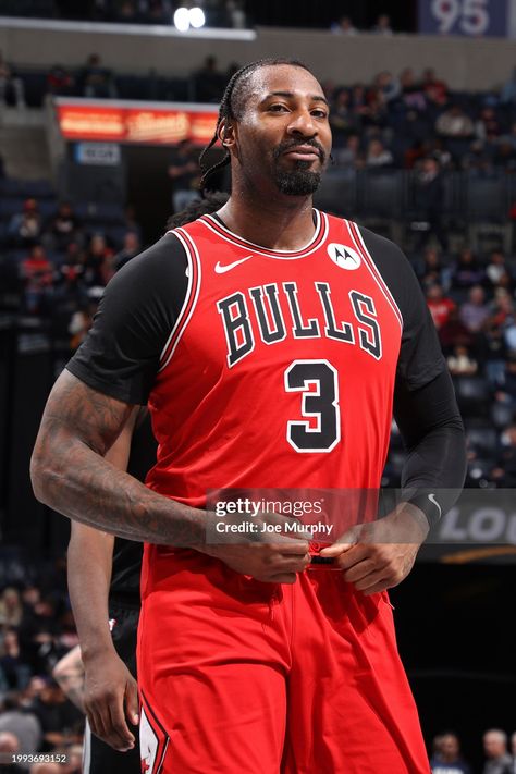 Andre Drummond of the Chicago Bulls looks on during the game against... Fotografía de noticias - Getty Images Andre Drummond, Famous Birthdays, Memphis Tennessee, February 8, Memphis Grizzlies, Chicago Bulls, The Game, Tennessee, Getty Images