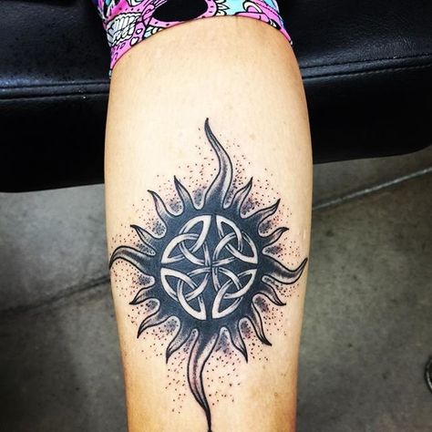 Celtic Sun Celtic Sun And Moon Tattoo, Celtic Sun Tattoo, Sun Tattoo Meaning, Celtic Tattoos For Men, Celtic Sun, Trinity Tattoo, Celtic Dragon Tattoos, Celtic Tattoo Designs, Couples Tattoo