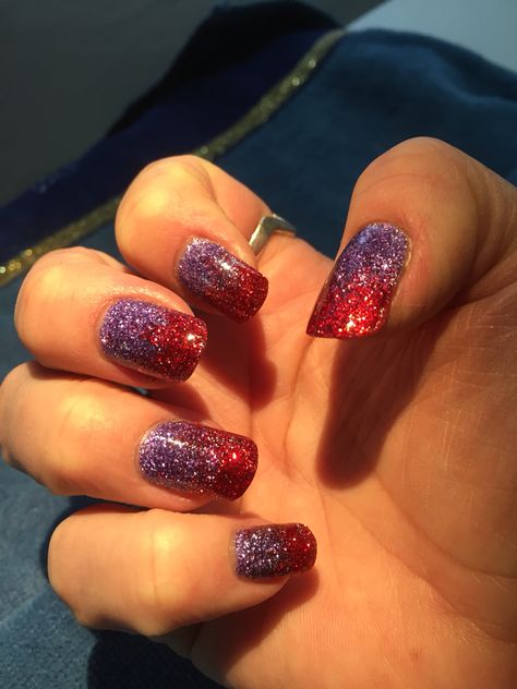 Purple and red nails Guts Nails, Purple And Red Nails, Red And Purple Nails, Nails Design Purple, Racing Nails, Purple Toe Nails, Ongles Gel Violet, Cc Nails, Glitter Fade Nails