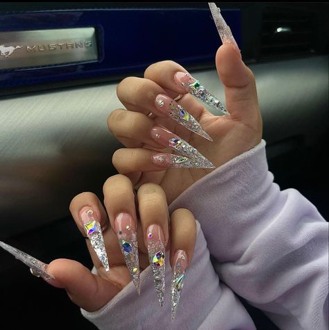 Bling Stiletto Nails, Acrylic Nails Stiletto, Stilleto Nails Designs, Long Stiletto Nails, Wow Nails, Long Acrylic Nail Designs, Glamour Nails, Long Acrylic Nails Coffin, Acrylic Nails Coffin Pink